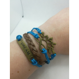 Náramek z kůže a kovových doplňků