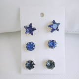 Sada náušnic na kartě