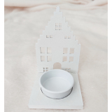 Dřevěný svícen domeček