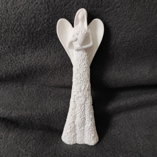 Anděl bílý ,16,5 cm vysoký
