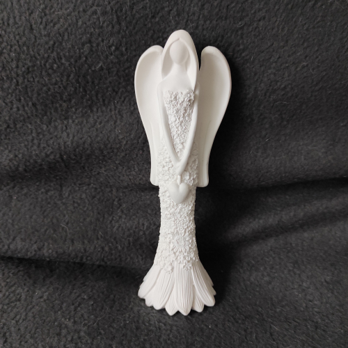 Anděl bílý ,16,5 cm vysoký