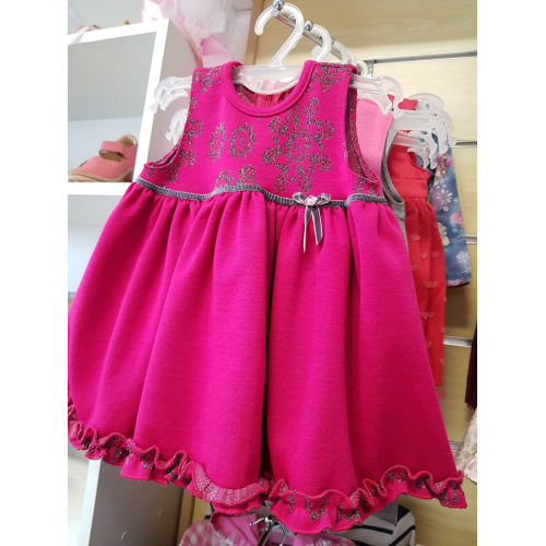 Tmavě růžové šaty