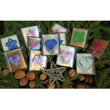 Přívěšek na klíče Bilé srdce se třpytkou