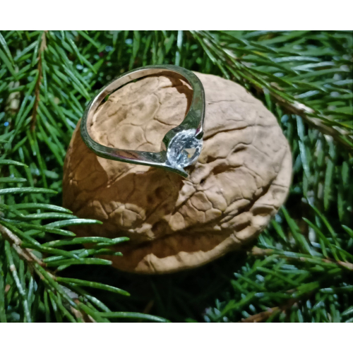 Prstýnek v červené krabičce