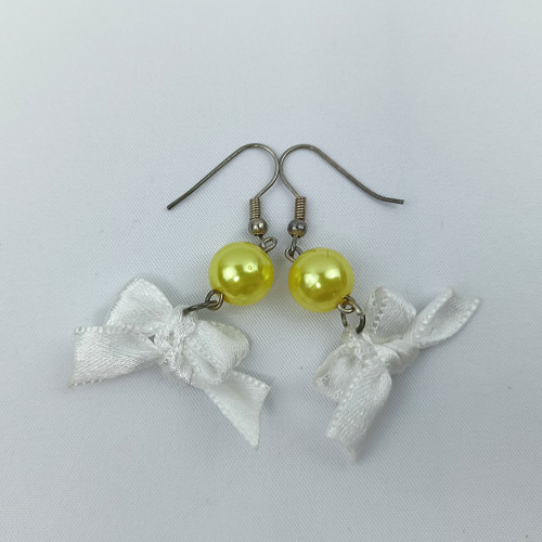 Náušničky v krabičce - žlutozlatá