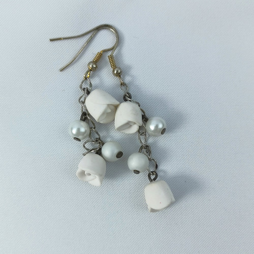 Náušnice bílé růžičky