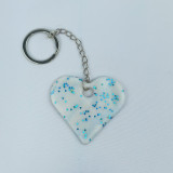 Přívěšek na klíče Bílé srdce se třpytkou