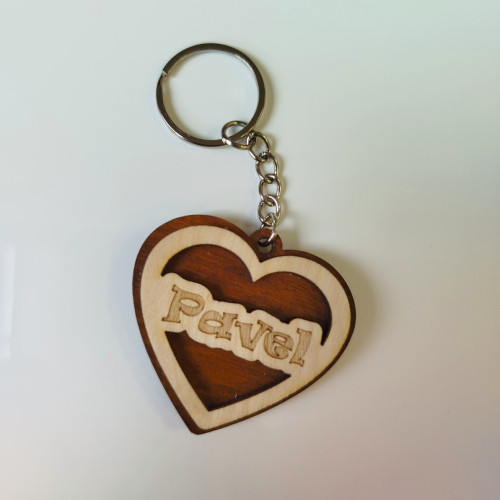 Schlüsselbund Pavel - Persifiziertes Herz mit Namen.