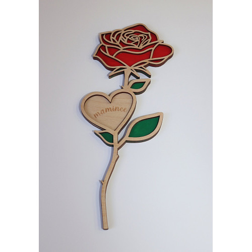 Holzrose mit der Aufschrift „Mama“