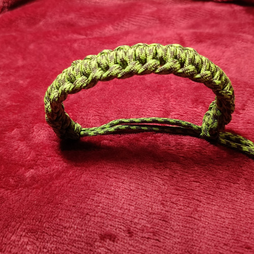 Paracordový náramek – hitch knot 002