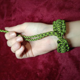 Paracordový náramek – hitch knot 002