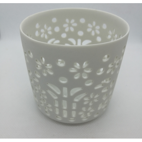 Porcelánový svícen s průřezy